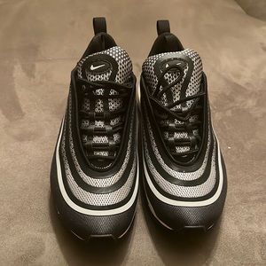 Brand new sneakers. Worn once!